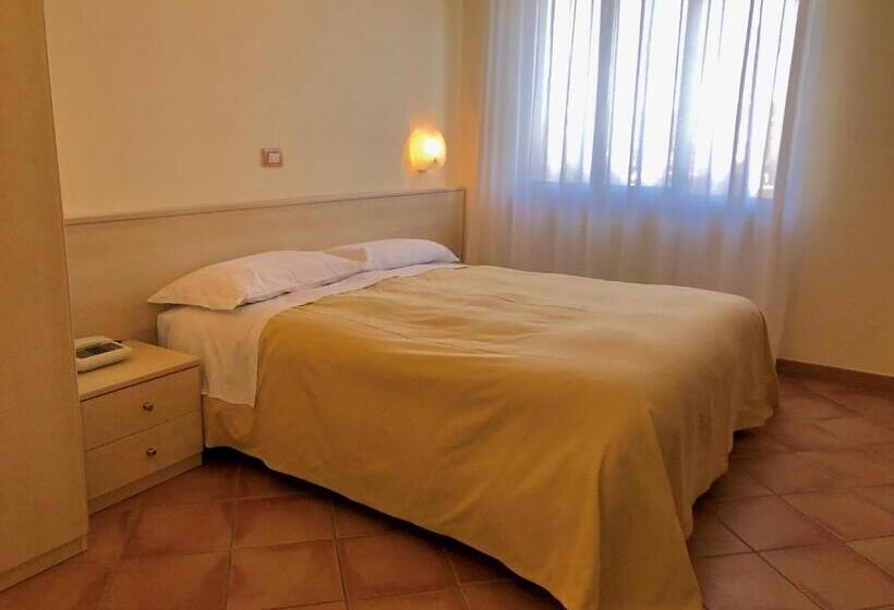 스탠다드 싱글 룸, Di Rocco