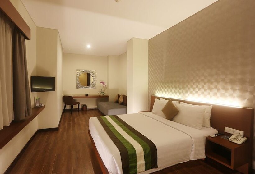 Вилла 4 Спальни, Grand Whiz Hotel Nusa Dua Bali