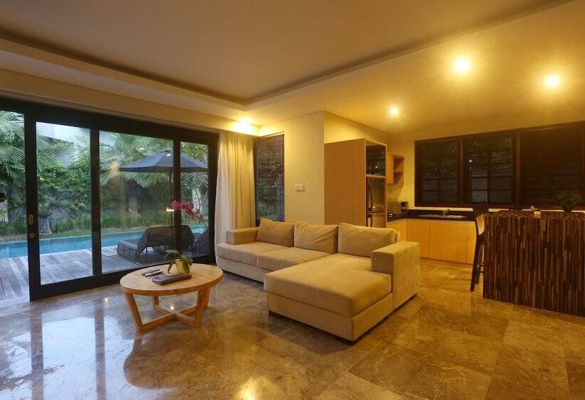 Вилла 4 Спальни, Grand Whiz Hotel Nusa Dua Bali