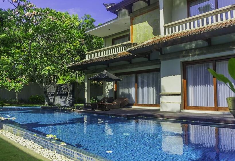 Вилла 4 Спальни, Grand Whiz Hotel Nusa Dua Bali