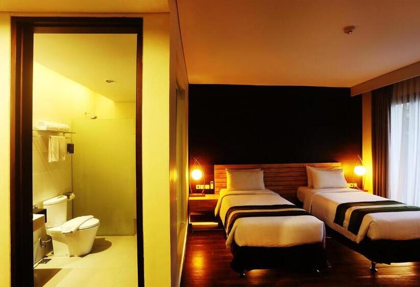 Вилла 4 Спальни, Grand Whiz Hotel Nusa Dua Bali