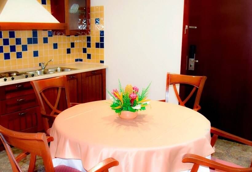 سوییت اجرایی, Lancaster Ouaga 2000