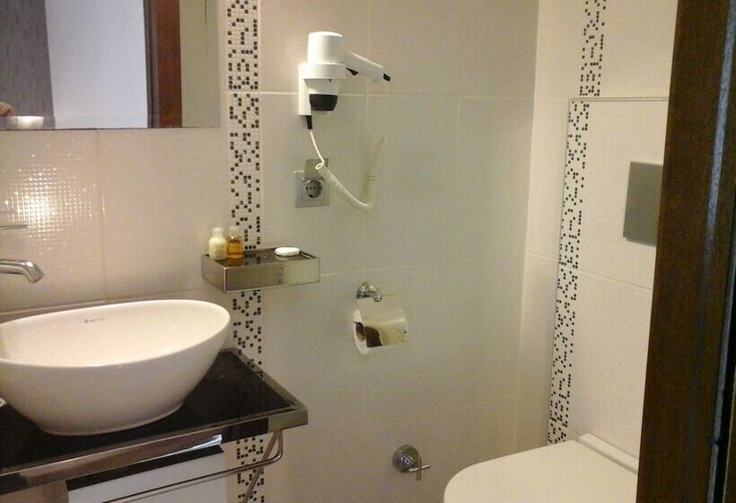 اتاق ساده سه نفره, Olimpiyat Hotel Izmir