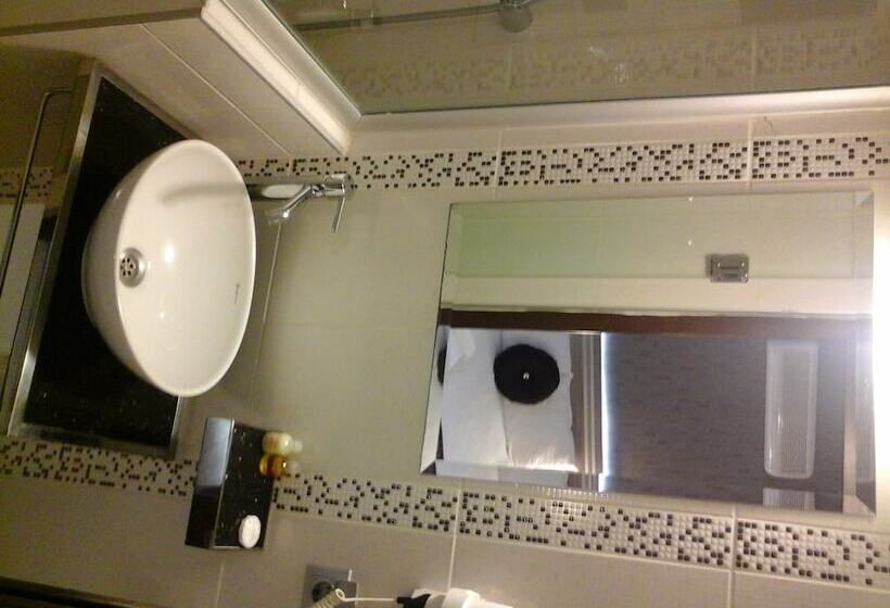 اتاق ساده سه نفره, Olimpiyat Hotel Izmir