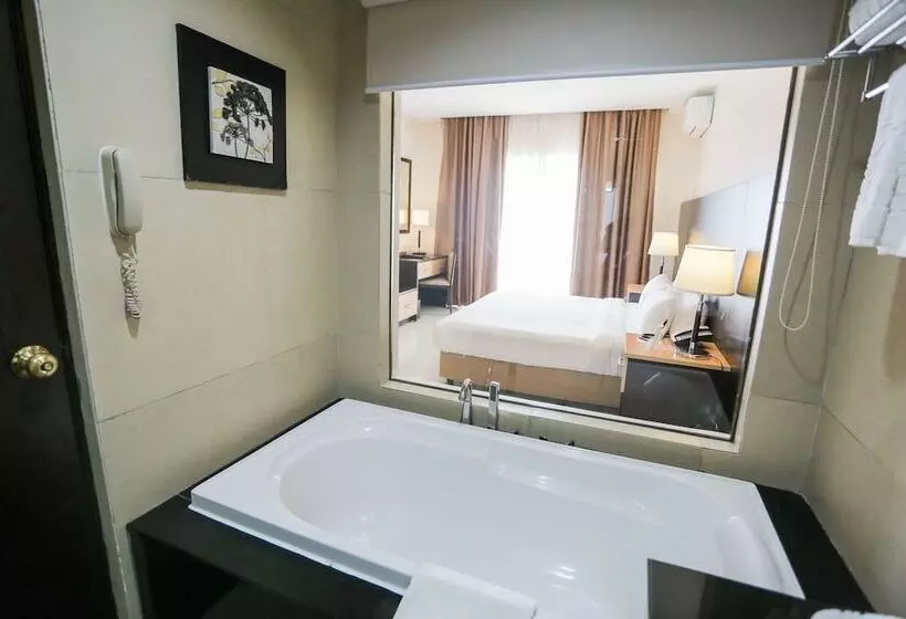 レイクビューデラックスルーム, The Lake Hotel Tagaytay