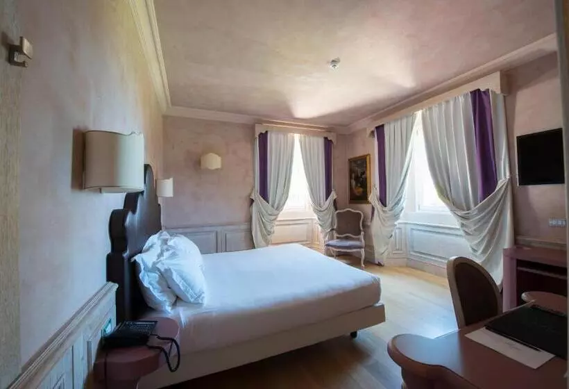 اتاق لوکس با چشمانداز دریا, Villa Lattanzi