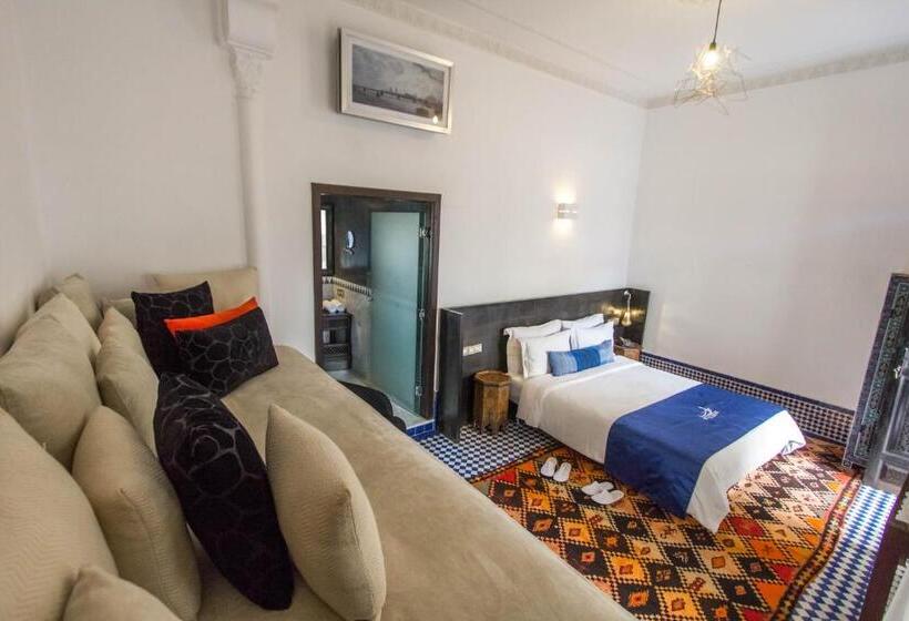 豪华三人间, Riad Braya