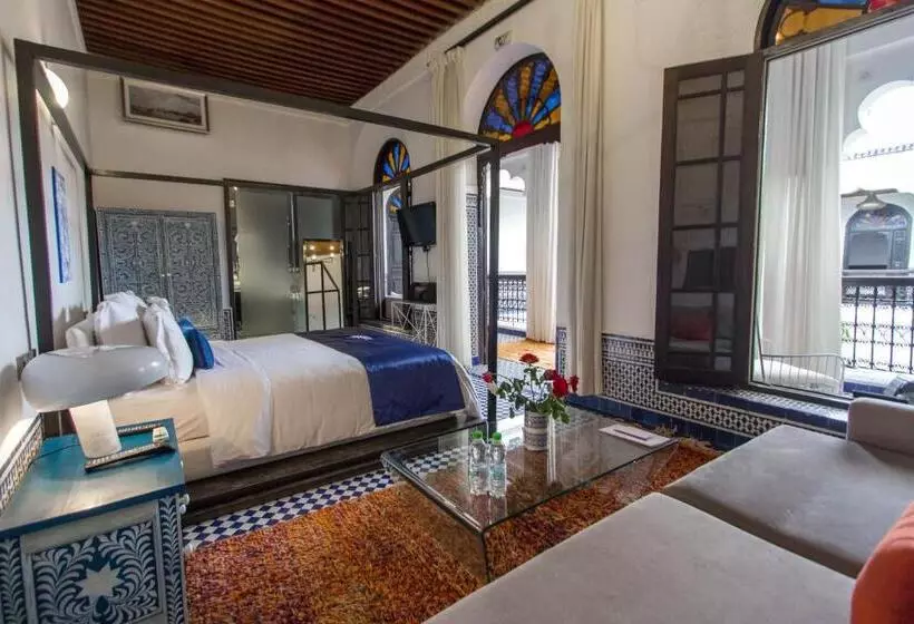 سوییت لوکس, Riad Braya