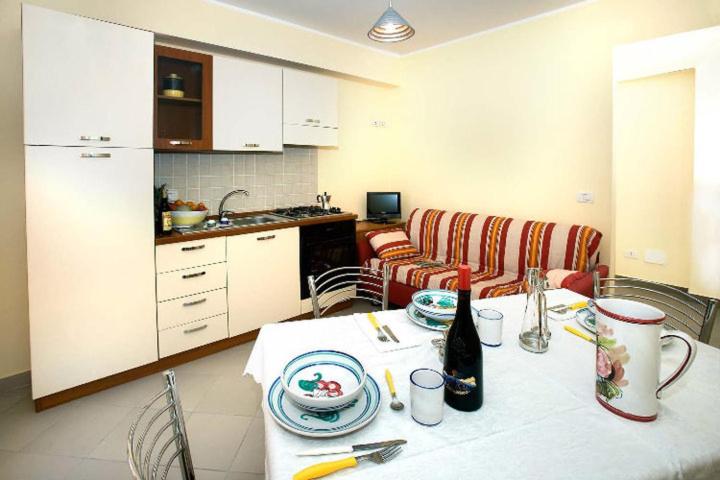 דירת חדר, Riviera Ionica