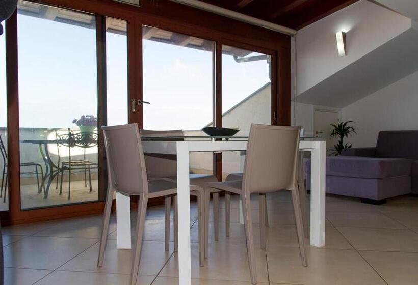 סוויטת ג'וניור נוף לים, Riviera Ionica