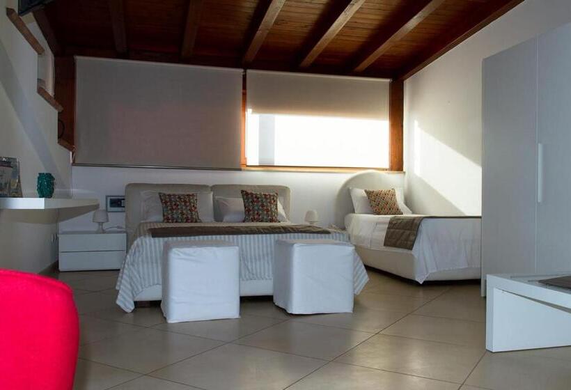 סוויטת ג'וניור נוף לים, Riviera Ionica