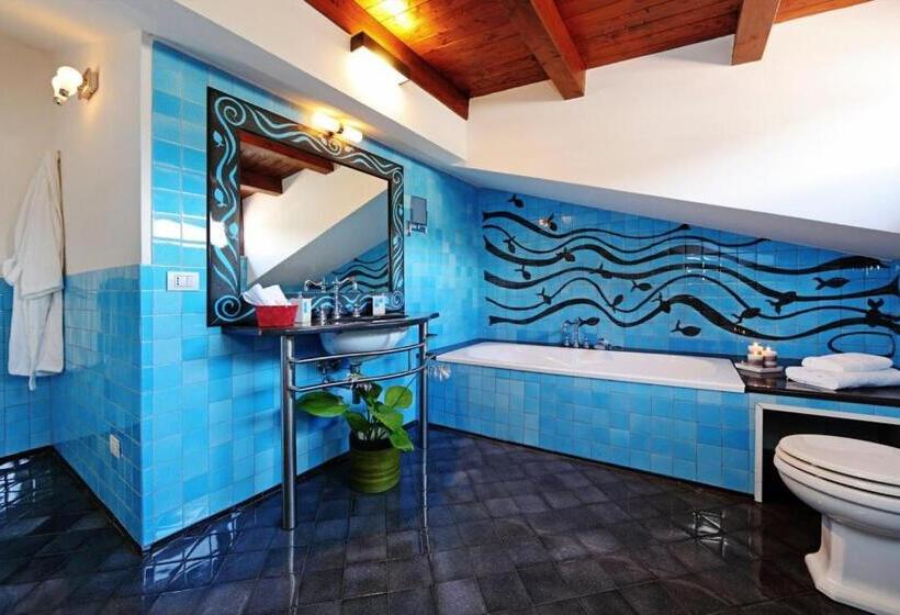 סוויטת ג'וניור נוף לים, Riviera Ionica