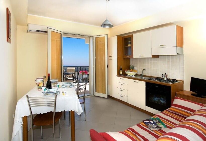 דירת חדר, Riviera Ionica