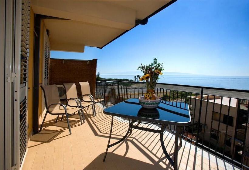 דירת חדר, Riviera Ionica