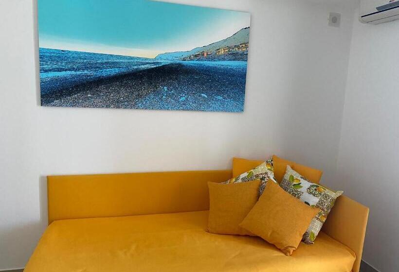 דירת חדר נוף לים, Riviera Ionica