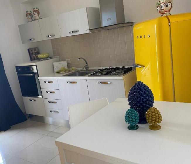 דירת חדר נוף לים, Riviera Ionica