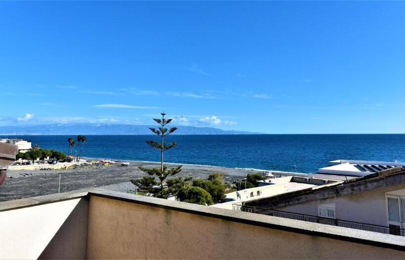 סוויטת ג'וניור נוף לים, Riviera Ionica