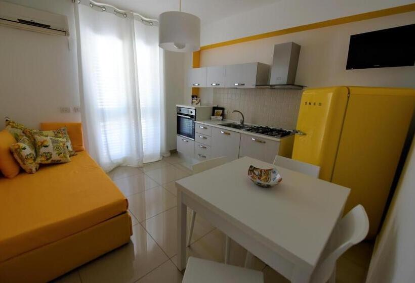 דירת חדר נוף לים, Riviera Ionica