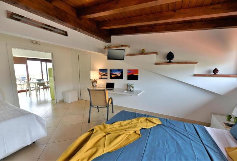 סוויטת ג'וניור נוף לים, Riviera Ionica