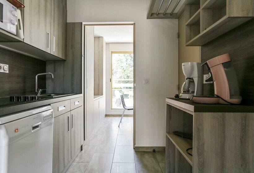 Студио Стандарт Вид на Сад, Résidence Pierre & Vacances La Corniche D Or