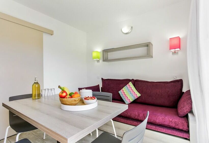 Студио Стандарт Вид на Сад, Résidence Pierre & Vacances La Corniche D Or