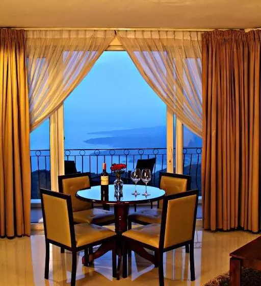 スイート, The Lake Hotel Tagaytay