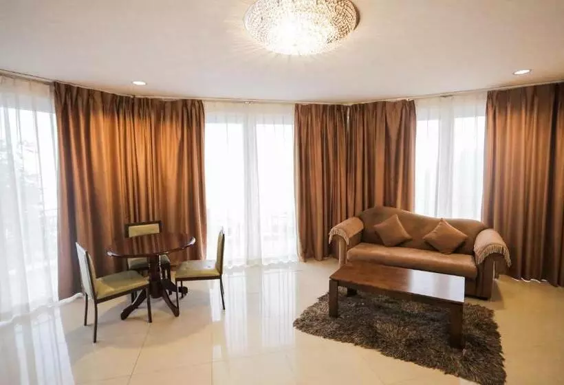 スイート, The Lake Hotel Tagaytay