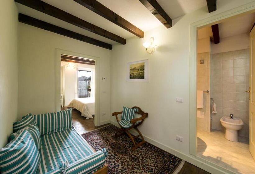 Quarto Triplo Estandar com Sacada, B&b Casa Del Lago