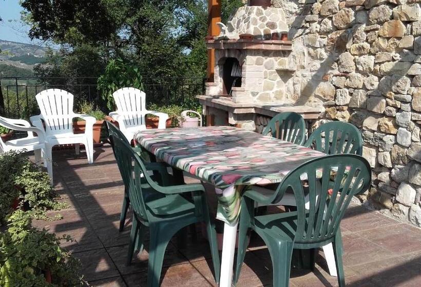 شقة غرفتين, Castello San Romano