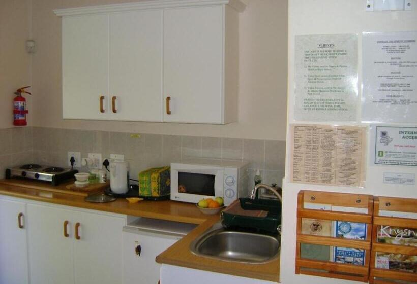 اتاق خانوادگی, Eagle S Nest B&b/self Catering