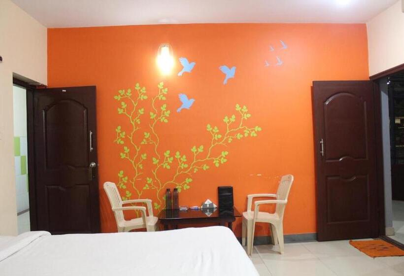 经济房, Greenwood Resort