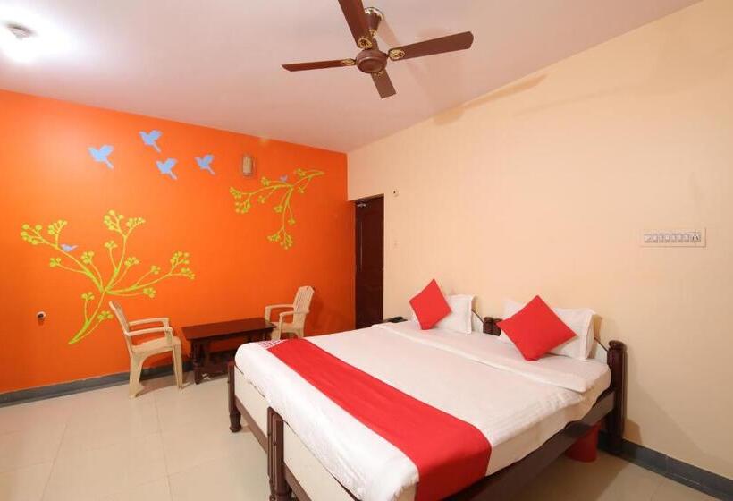 经济房, Greenwood Resort