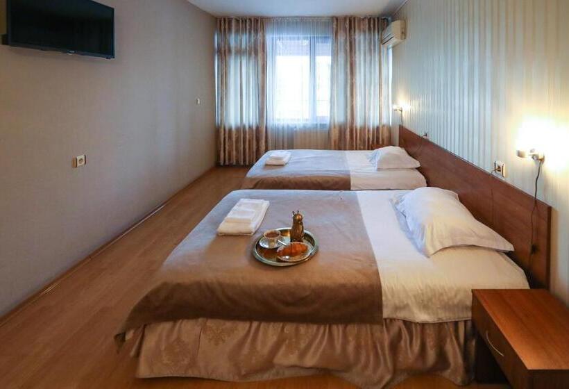 Quarto Estandar com Sacada, Complex Baroto