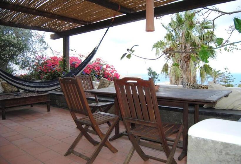 سوییت با چشم‌انداز دریا, Resort La Casa Dei Fiori