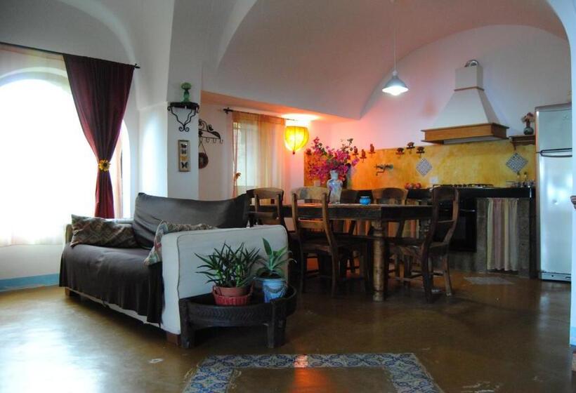سوییت با چشم‌انداز دریا, Resort La Casa Dei Fiori