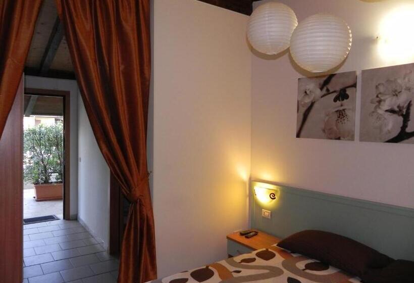 Bungalow Standard, Universo