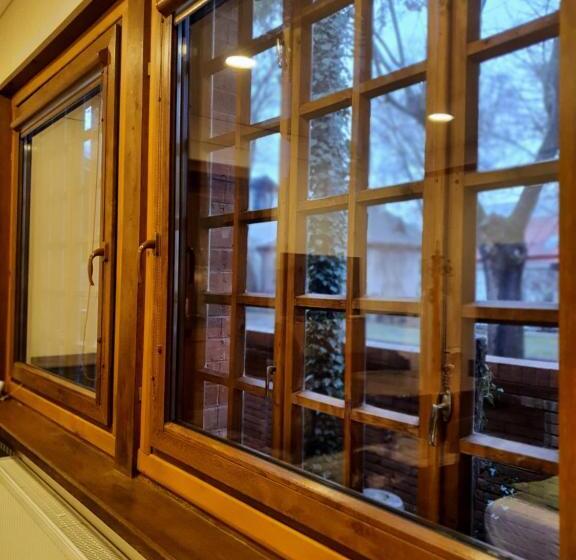 Cameră Standard, Pas Birute