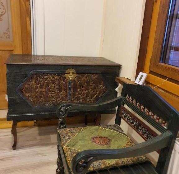 Cameră Standard, Pas Birute