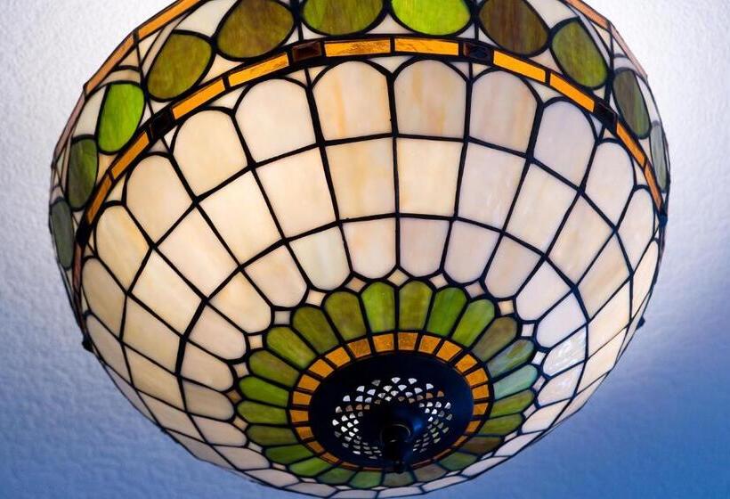 デラックスルーム, Burnside B&b