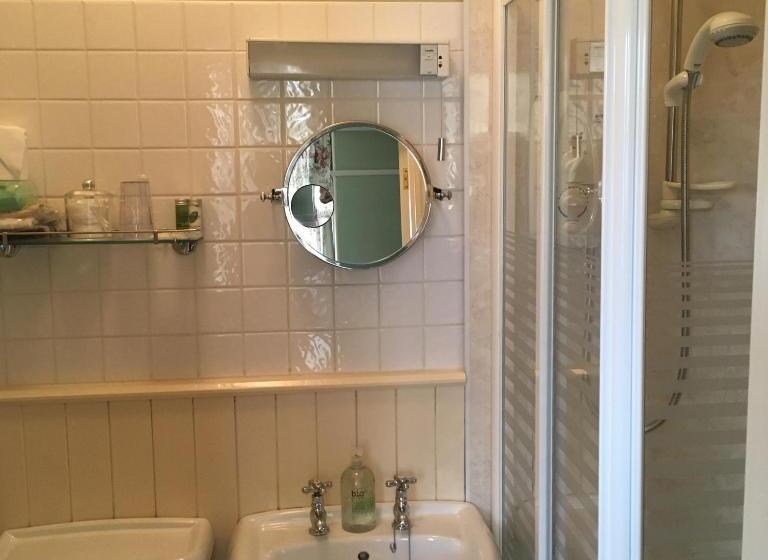 デラックスルーム, Burnside B&b