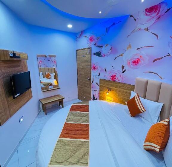 디럭스 룸, Avenue