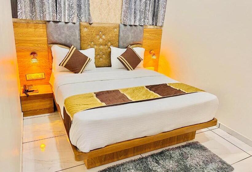 디럭스 룸, Avenue