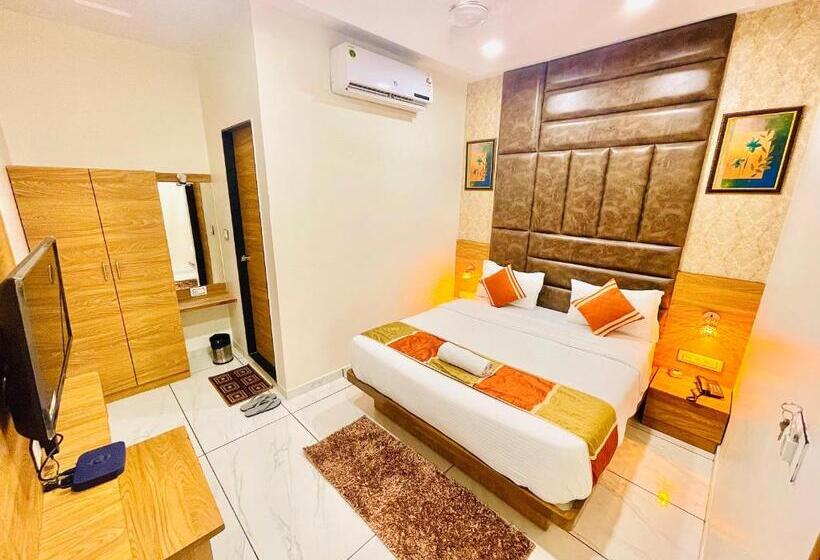 디럭스 룸, Avenue