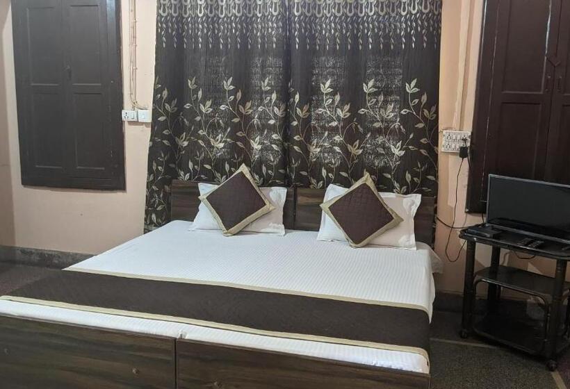 エコノミートリプルルーム, Kanchan Dehradun