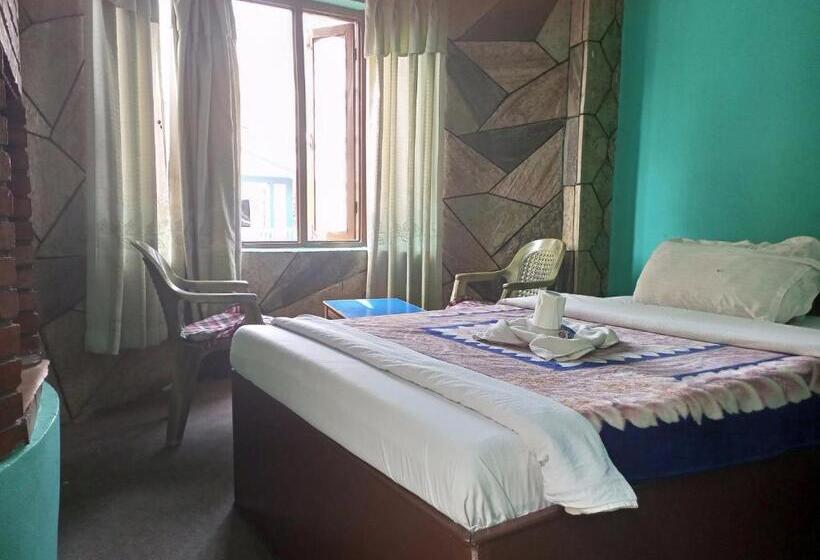 이코노미 싱글 룸, Rosemerry