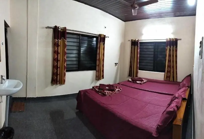 エコノミー４人部屋, Aikya Homestay