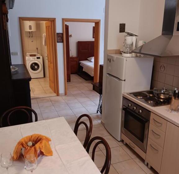 １階の１ベッドルームアパートメント, Guest House Lucijo