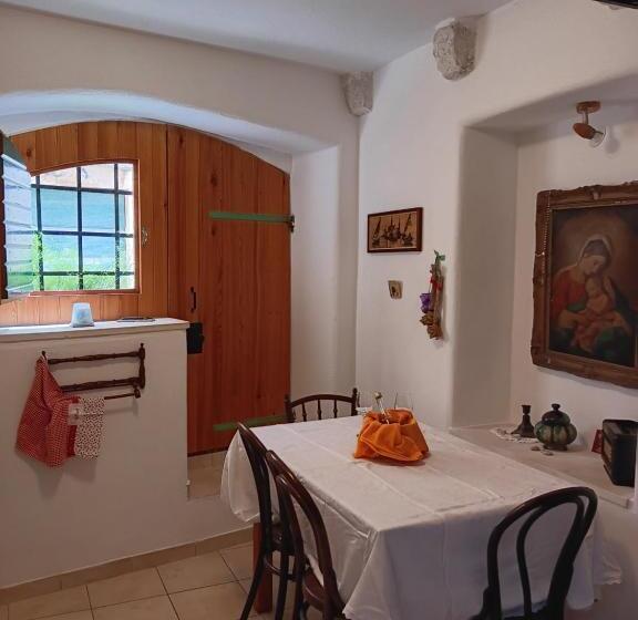 דירת חדר בקומת קרקע, Guest House Lucijo