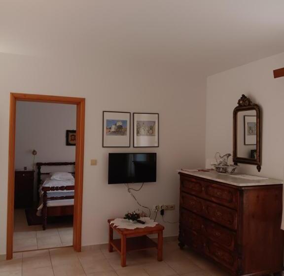 דירת חדר, Guest House Lucijo