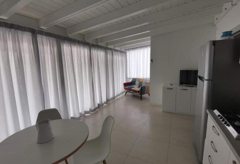 اتاق سوپریور خانوادگی, Mary Vi Rooms